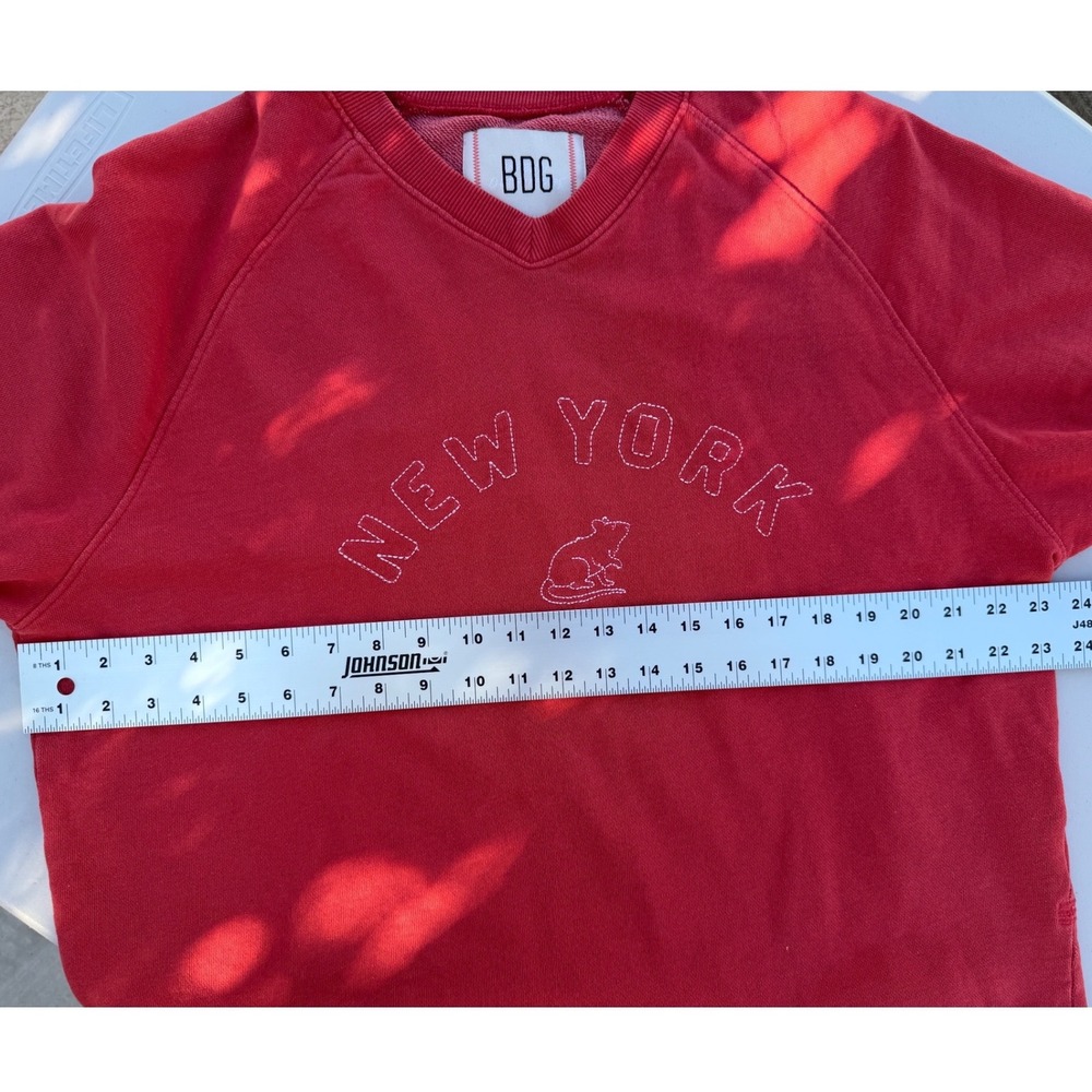 BDG Urban Outfitters Red New York Rat Graphic Short Sleeve Sweatshirt Streetwear - Picture 8 of 8